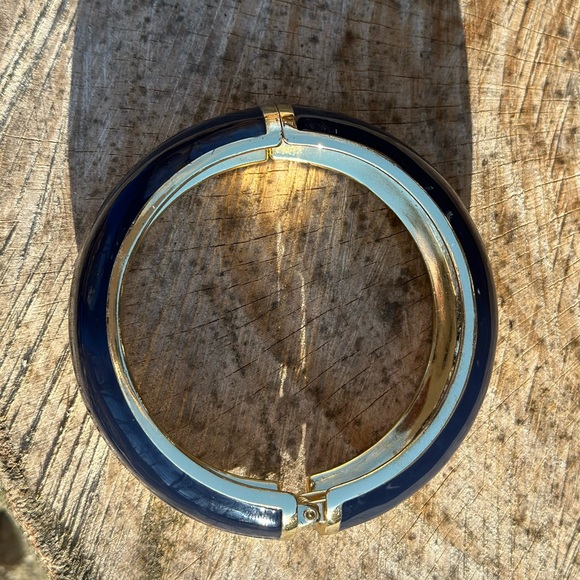 Gorgeous classic navy and gold cuff bracelet with hinged opening - Picture 3 of 9